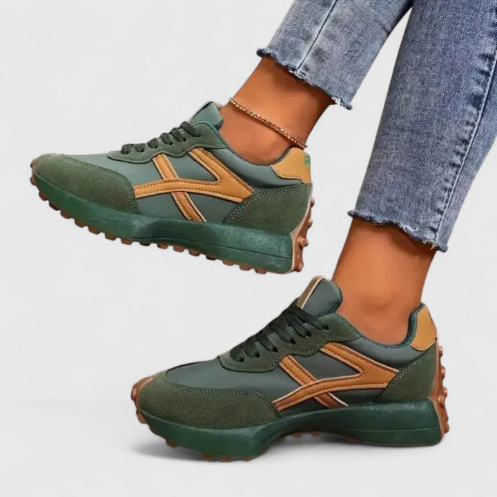 Stylische Damen Freizeitschuhe als Sneaker. Bequeme und leichte Alltagsschuhe für optimalen Komfort.