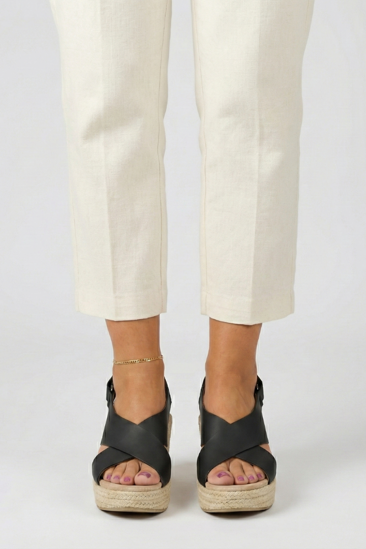 Bequeme & stilvolle Damen Espadrille Keilsandalen mit Crossover-Riemen. Perfekte Slingback-Sommerschuhe.