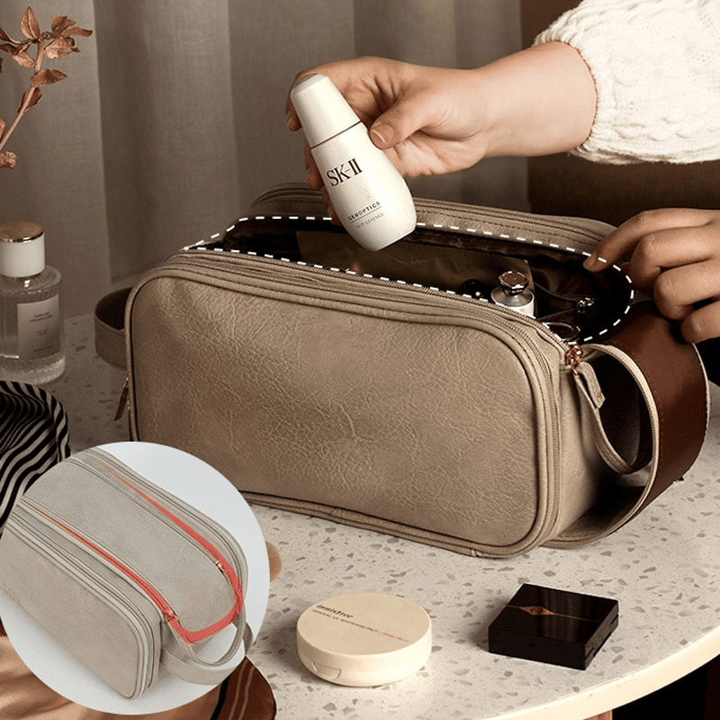 Beiger Kosmetik-Organizer aus Nylon für Zuhause & Reise. Geräumige Kulturtasche mit viel Stauraum für Make-up.
