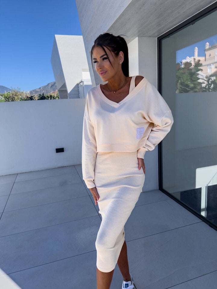 Stilvolles Damen Sweatshirt Midikleid-Set im modernen Lagenlook; perfekt für Freizeit & Eleganz.