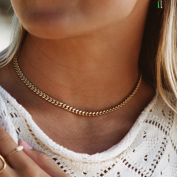 Damen Gold Cuban Gliederkette aus wasserfestem Edelstahl, 5 mm breit, perfekt für Alltag & Statement-Looks.