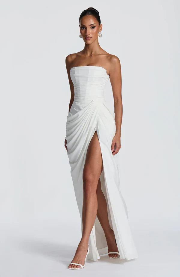 Elegantes Damenkleid: Trägerloses Korsett-Maxikleid mit Schnürung, figurbetont für Abende.