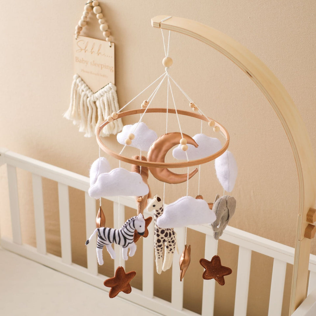 Originelles Filz-Mobile, Safari-Anhänger als Geschenkidee & süße Kinderzimmer-Deko für Babys.