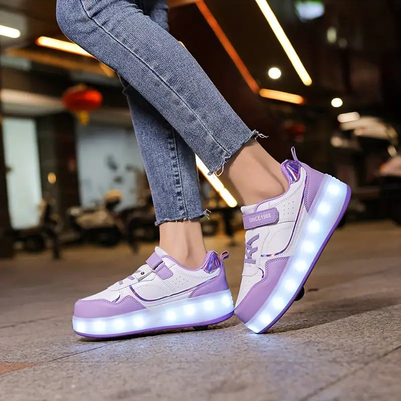 Stylische Kinder Rollen-Sneaker in moderner Optik mit integrierten Leuchtsohlen. Perfekt für aktive Jungen & Mädchen.
