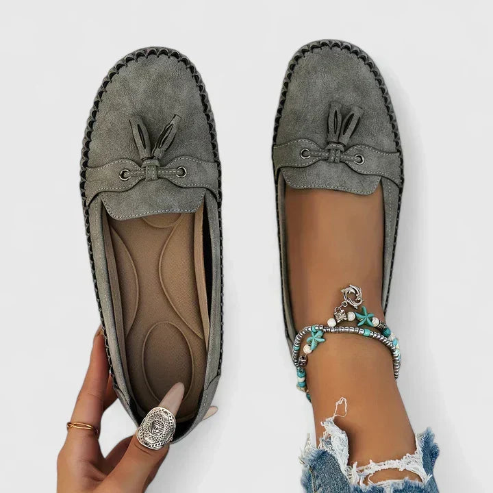 Klassische Damen Slip-On Loafer. Vielseitige, bequeme flache Schuhe für Business, Freizeit und Alltag.