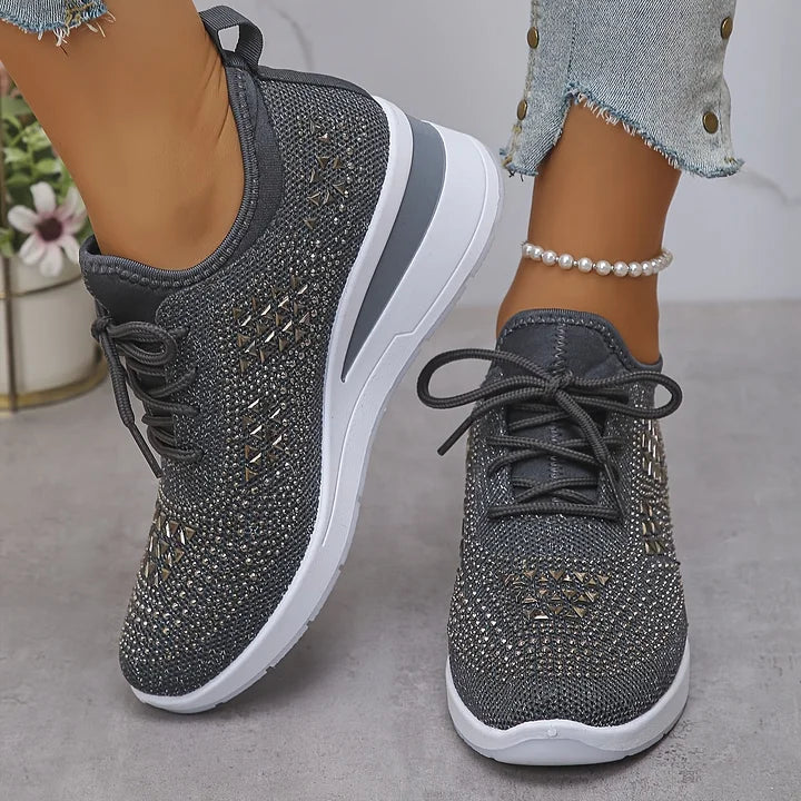 Damenschuhe mit Schnürung, orthopädisch und rutschfest, für sicheren Halt und Fußkomfort.