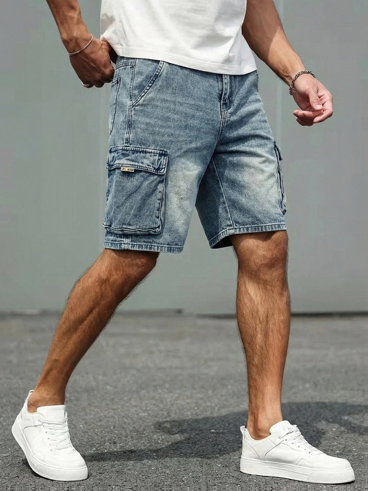Robuste Herren Cargo Shorts in Blau für maximalen Komfort. Perfekte kurze Hose für aktive Freizeit und Sommer. Mit Taschen.