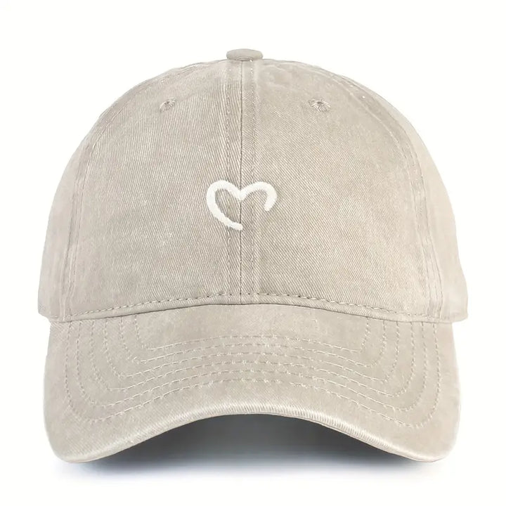 Damen Baumwoll Baseballcap mit besticktem Herz, verstellbar, ideal für Frühling & Sommer. Komfortables Freizeit-Accessoire.