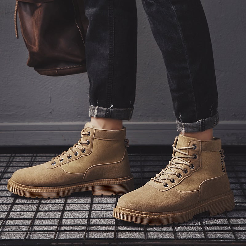 Herren Schnürstiefel hoch mit runder Zehenpartie und strapazierfähiger Sohle für Alltag und Freizeit.