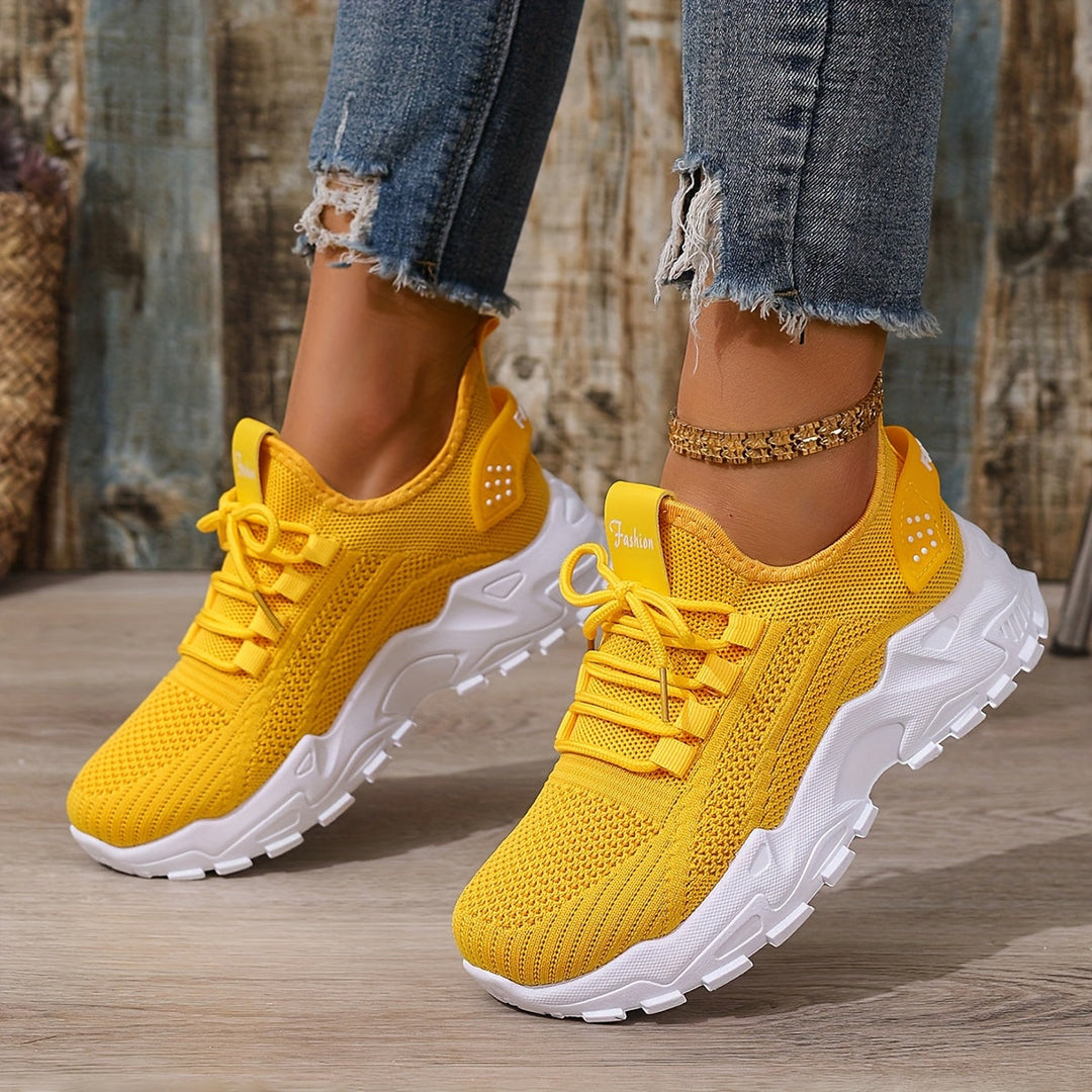 Auffällige pinke Damen Freizeitschuhe, die Komfort und Trend vereinen.
