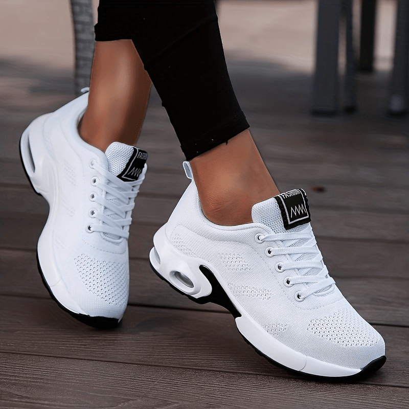 Rutschfeste Damen Freizeitschuhe Ottilie. Modische Sneaker mit Dämpfung für sicheren Halt.