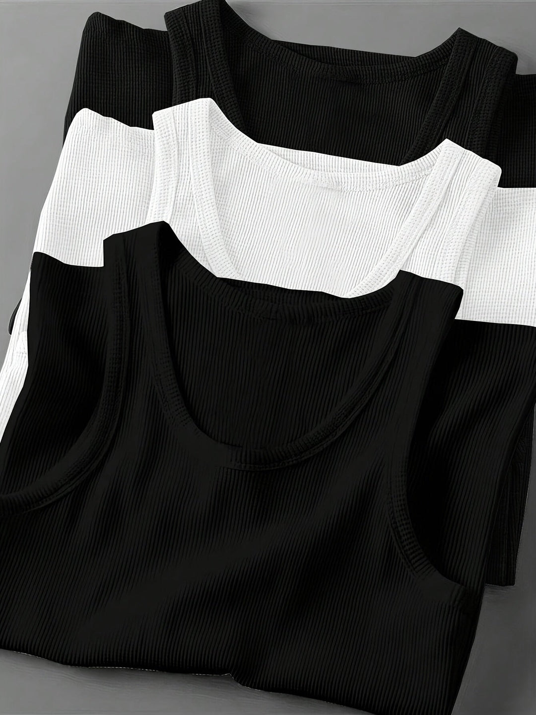 2er Set Herren Sport-Tanktops, perfekt für Fitnessstudio & Sommeraktivitäten. Bequeme Workout-Bekleidung.