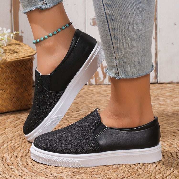 Damen Pailletten Loafer mit runder Zehenpartie. Modische, bequeme flache Damenschuhe für den Alltag.