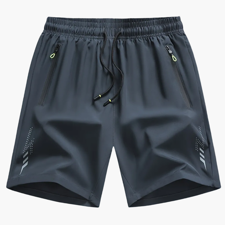 Leichte Herren Trainingsshorts für Sommer-Workouts. Atmungsaktiv & funktional mit Reißverschlusstaschen.