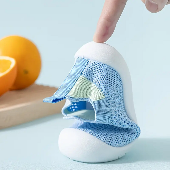 Unisex StepEase Barfußschuhe für Kinder. Flexible, leichte Sneaker für natürliche Bewegung. Perfekt für Kleinkinder.