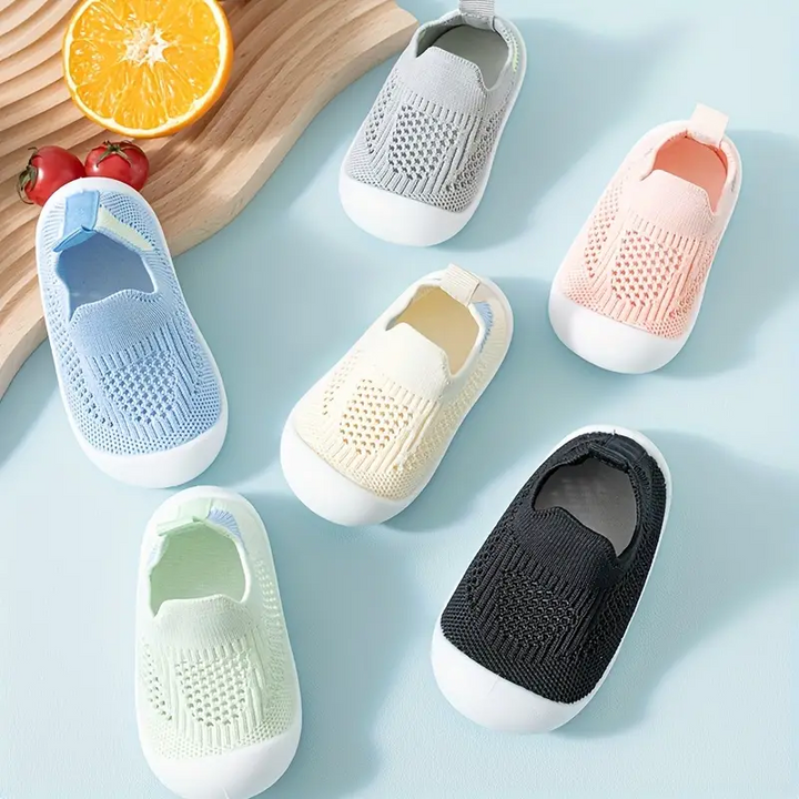 StepEase Barfußschuhe: Kinder Sneaker für natürliche Fußentwicklung, leicht & atmungsaktiv, ideal für Kleinkinder.