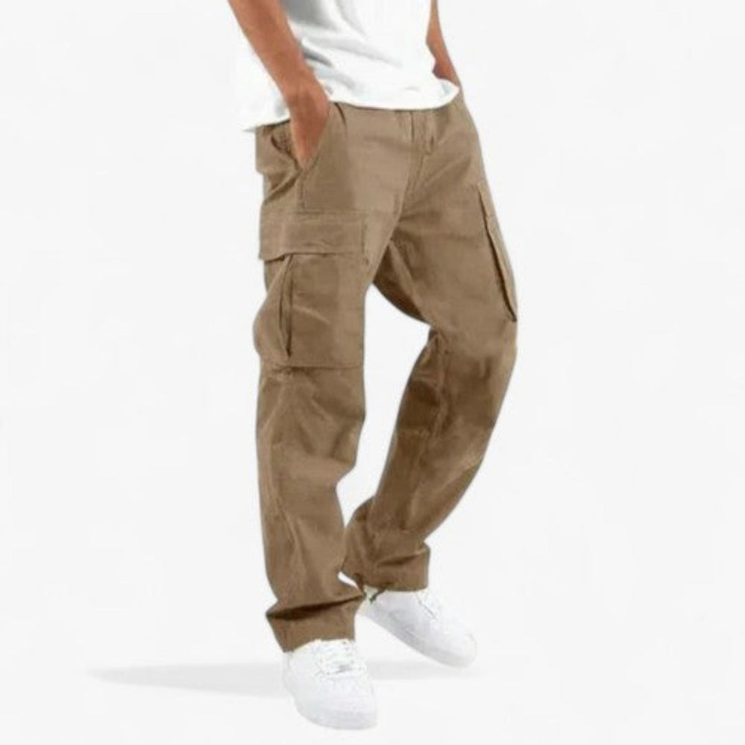 Lässige Herren Cargohose mit praktischen Taschen, bequem und stylisch für Freizeit und Outdoor.
