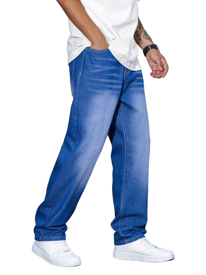 Vielseitige Herrenjeans mit geradem Bein, eine bequeme Freizeithose für jeden Anlass.