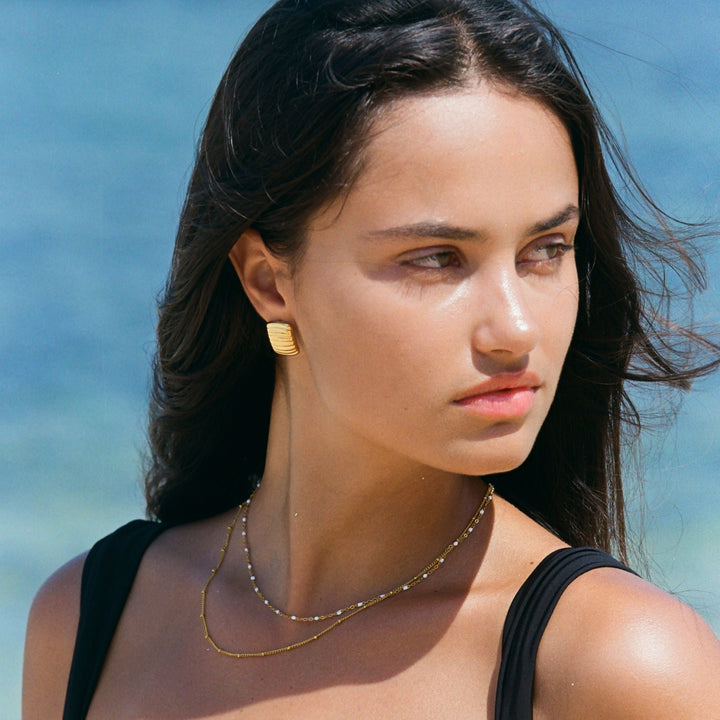 Zweireihige Damen Gold Emaille Choker Halskette, wasserfest und modern, ideal für Layering.