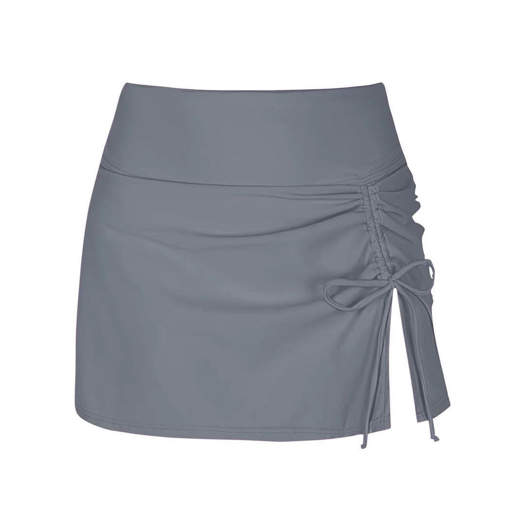 Elegante Damen Badeshorts Liv mit Seitenschlitz, schnelltrocknend & bequem für den Sommer.