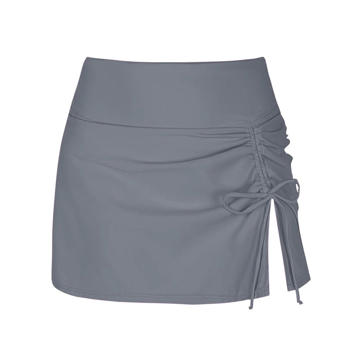 Elegante Damen Badeshorts Liv mit Seitenschlitz, schnelltrocknend & bequem für den Sommer.