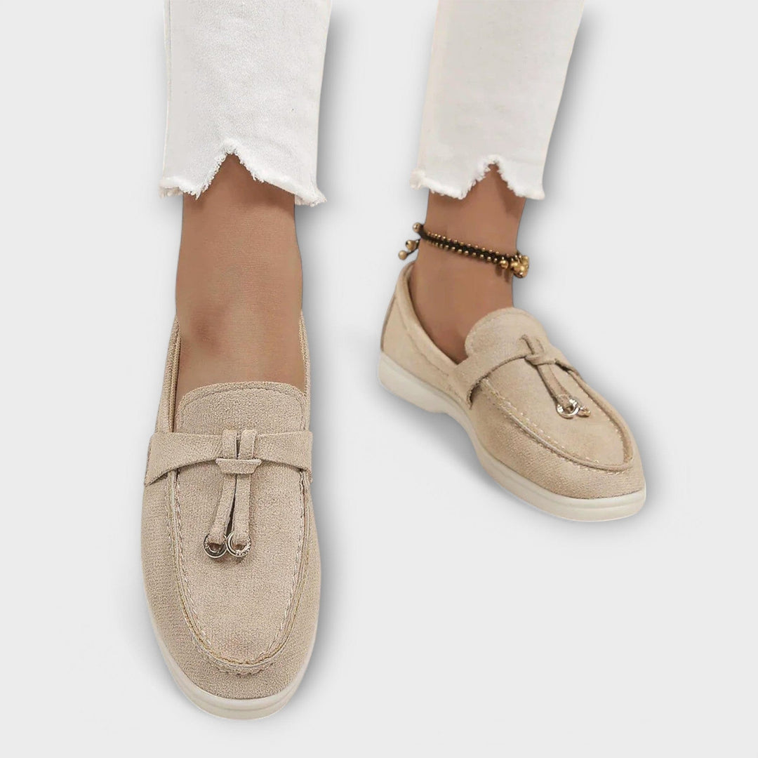 Bequeme Damen-Loafer als vielseitige Alltagsschuhe, flach und elegant, perfekt für Freizeit oder Business-Look.