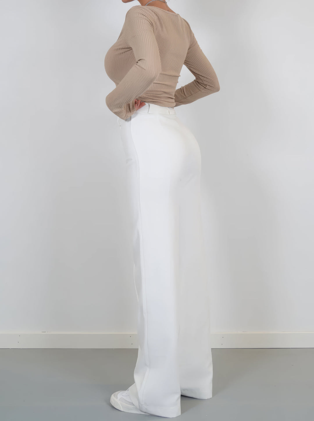 Vielseitige schwarze Damen Hochbund Hose, ideal als elegante Bürohose oder stilvolle Freizeithose.