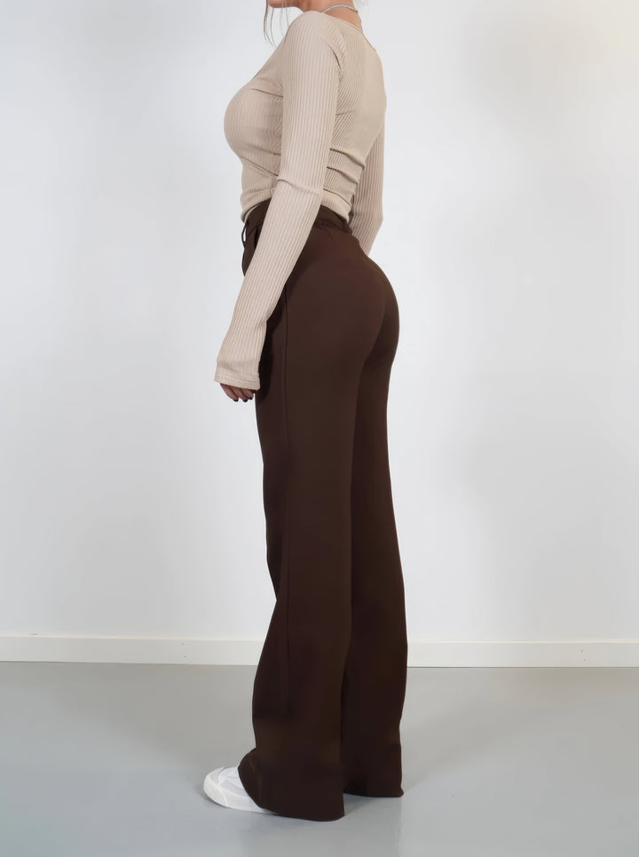 Hochwertige schwarze Damen Hose mit Hochbund, stilvoll und angenehm zu tragen. Optimal für Business.
