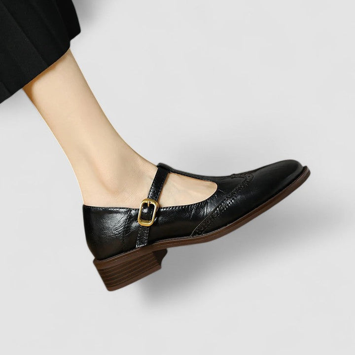 Modische Büroschuhe: Elegante orthopädische Mary Janes für Damen, die Komfort und Professionalität vereinen.