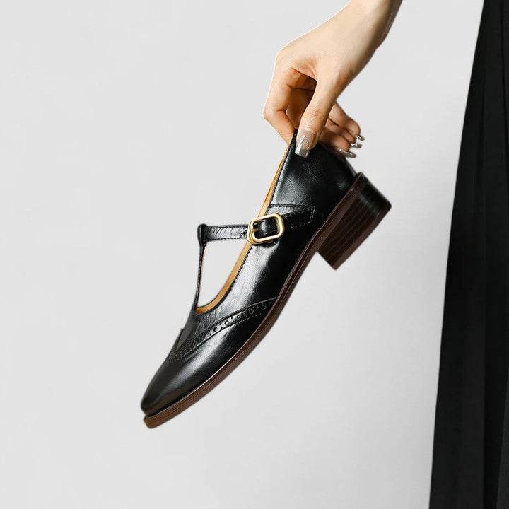 Perfekte Herbstschuhe: Warme, orthopädische Mary Janes für Damen in Dunkelbraun, ideal für kühle Tage.
