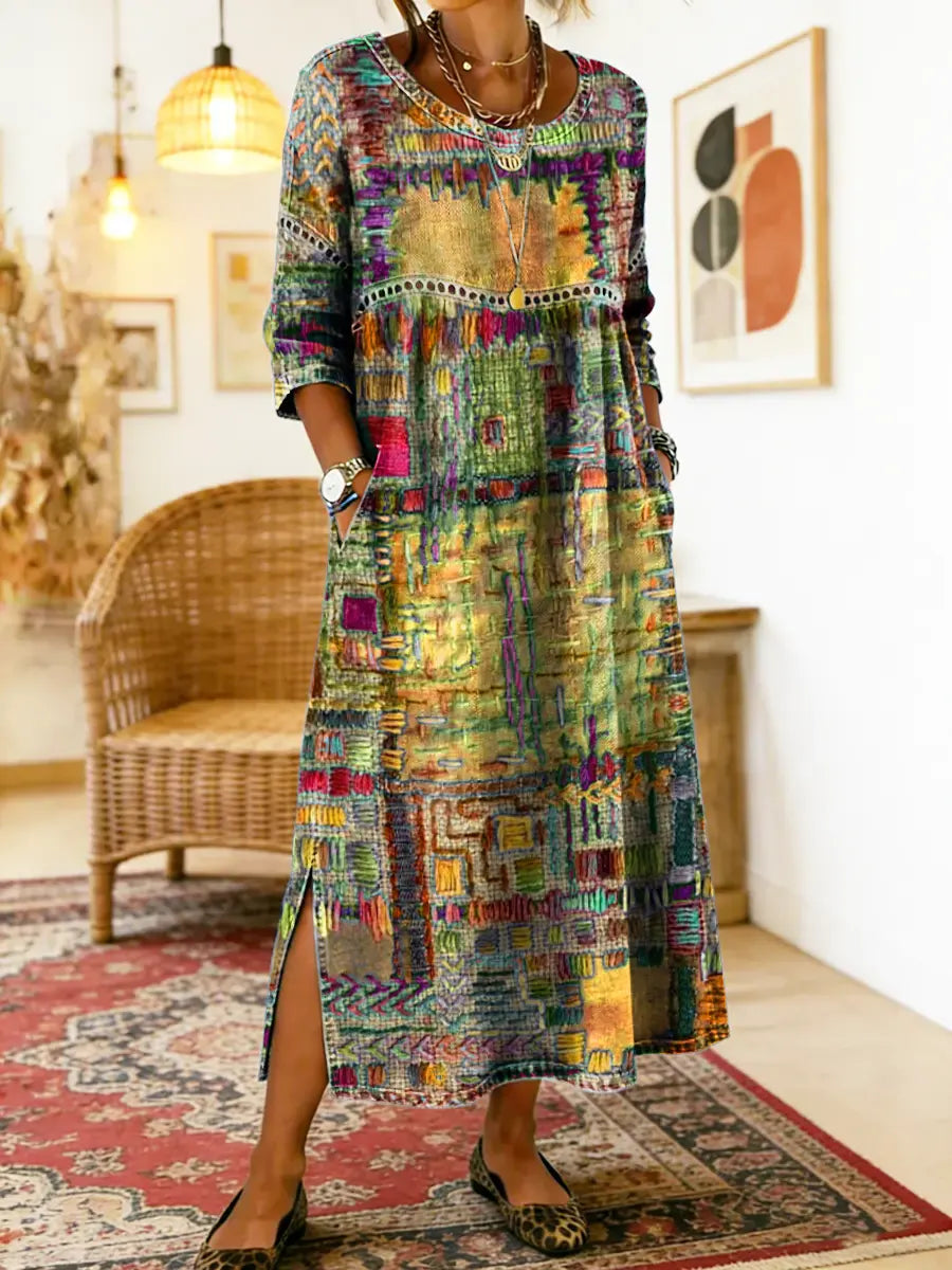 Amelie Damen Boho-Kleid (Vorderansicht) mit detailreichem Patchwork-Muster. Ein komfortables Sommerkleid.