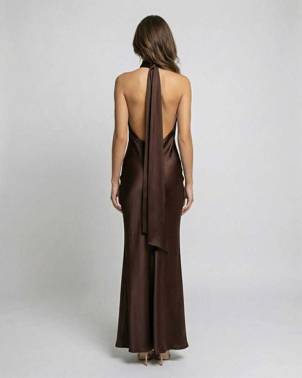 Glamouröses rückenfreies Damen-Halterkleid, ideal als Abendkleid oder für Hochzeitsgäste.