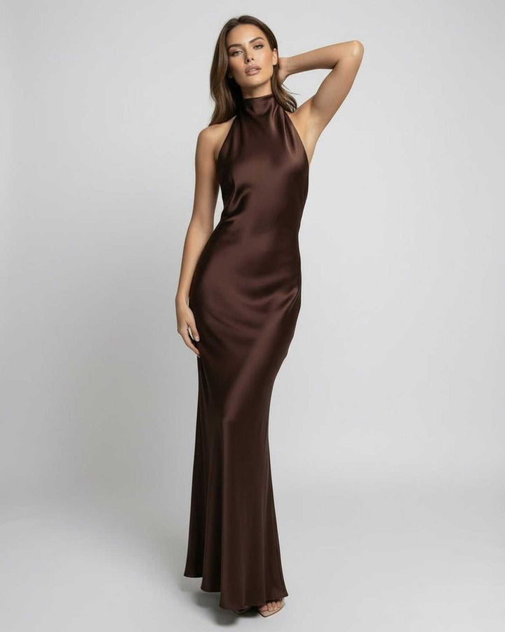 Festliches Damen Maxikleid mit elegantem Halter-Design, stilvoll für besondere Anlässe.