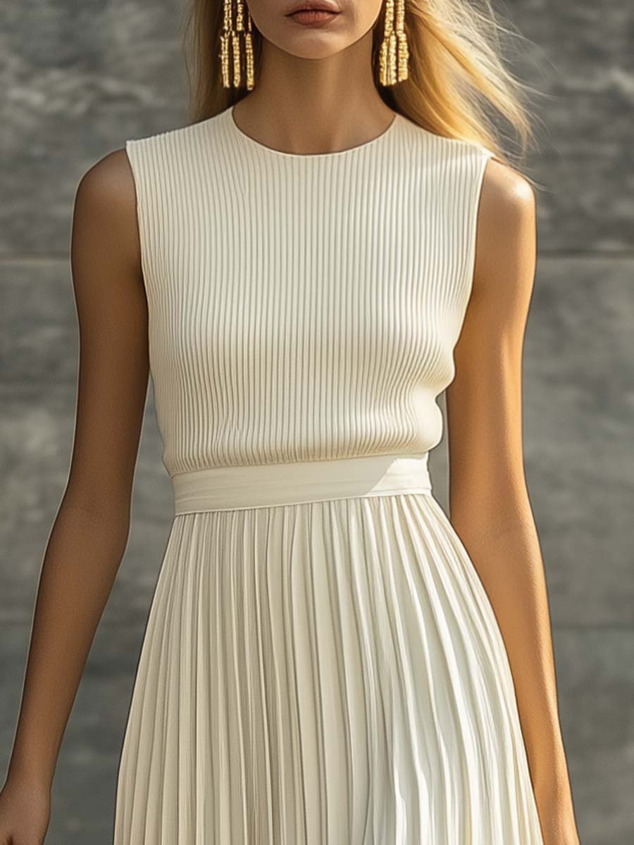 Schickes, langes Damenkleid mit elegantem Schnitt, perfekt als Hochzeitsgastkleid oder festliches Abendkleid.