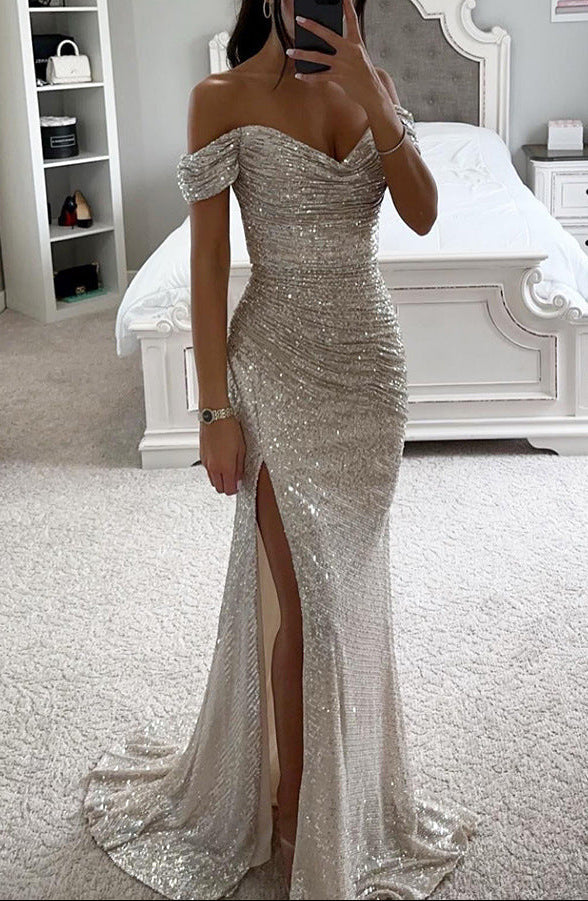 Champagnerfarbenes glamouröses Damen Maxikleid mit Pailletten, schulterfrei, als Abend- oder Festkleid.