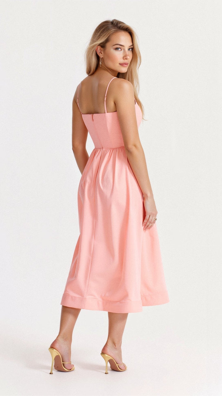 Elegantes Damen Midikleid, ideal als festliches Kleid oder Cocktailkleid für den Abend im Herbst.