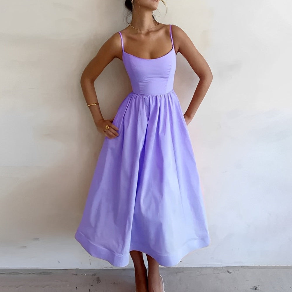 Ärmelloses Damen Midikleid mit modernem Quadrat-Ausschnitt, ideal als Abend- oder Cocktailkleid.