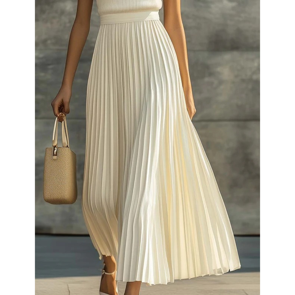 Modisches Plissee-Outfit für Damen in Creme, Oberteil & Hose, stilvolle Abendmode für besondere Events.