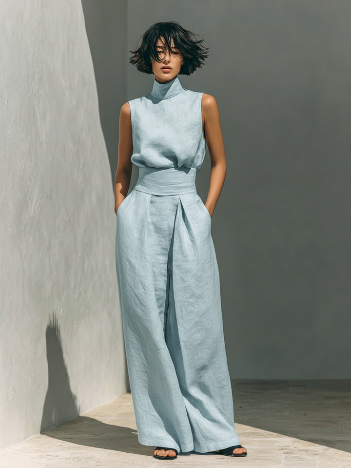 Modischer Damen Zweiteiler, ärmellose Bluse & weite Hose. Ein vielseitiges, minimalistisches Set für den Alltag.
