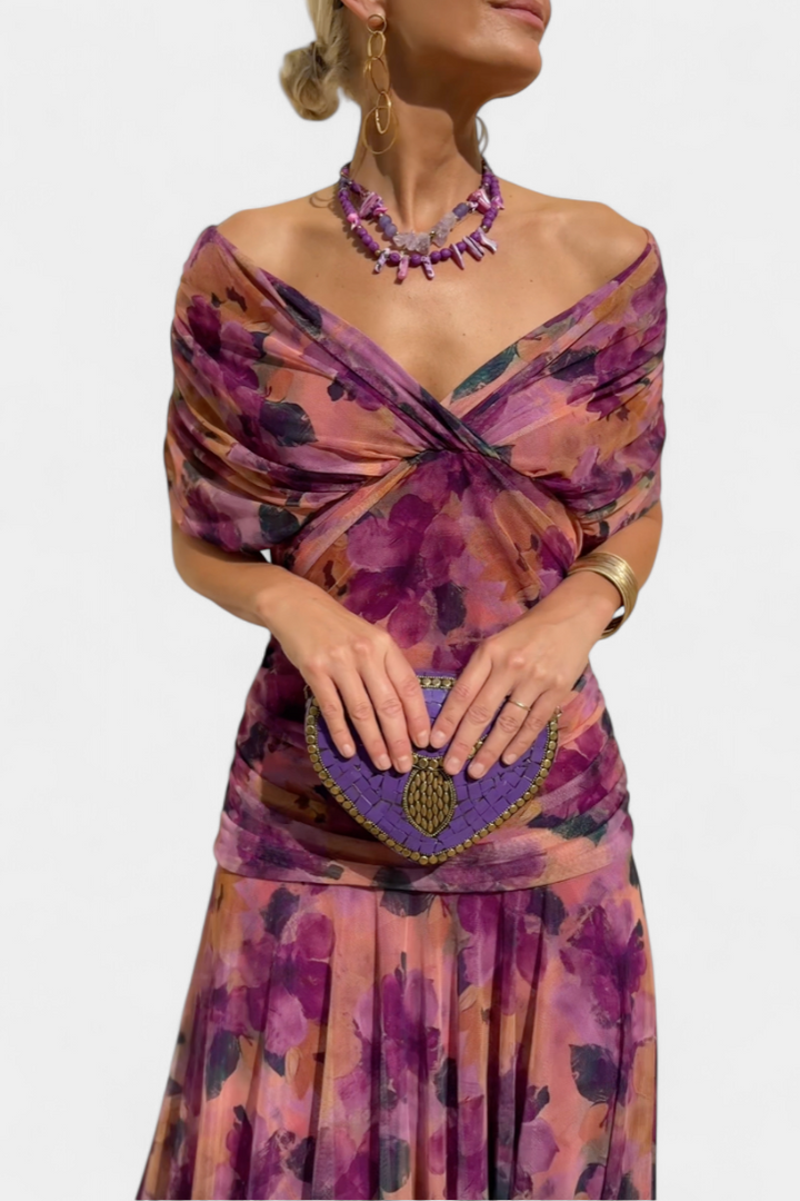 Festliches Damenkleid in Maxilänge, elegant und figur schmeichelnd, ideal für jeden besonderen Moment.