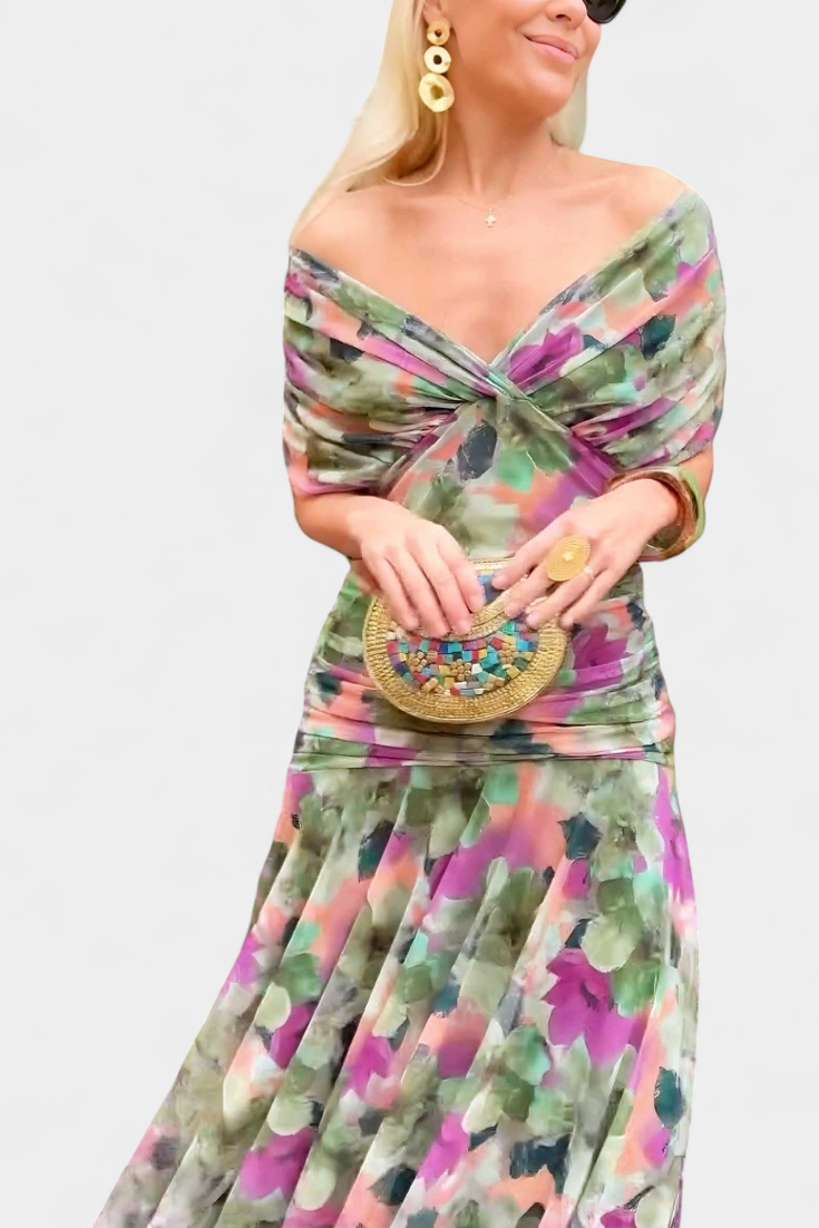 Langes Damenkleid, festlich und elegant, mit einer schmeichelnden Silhouette für besondere Anlässe.