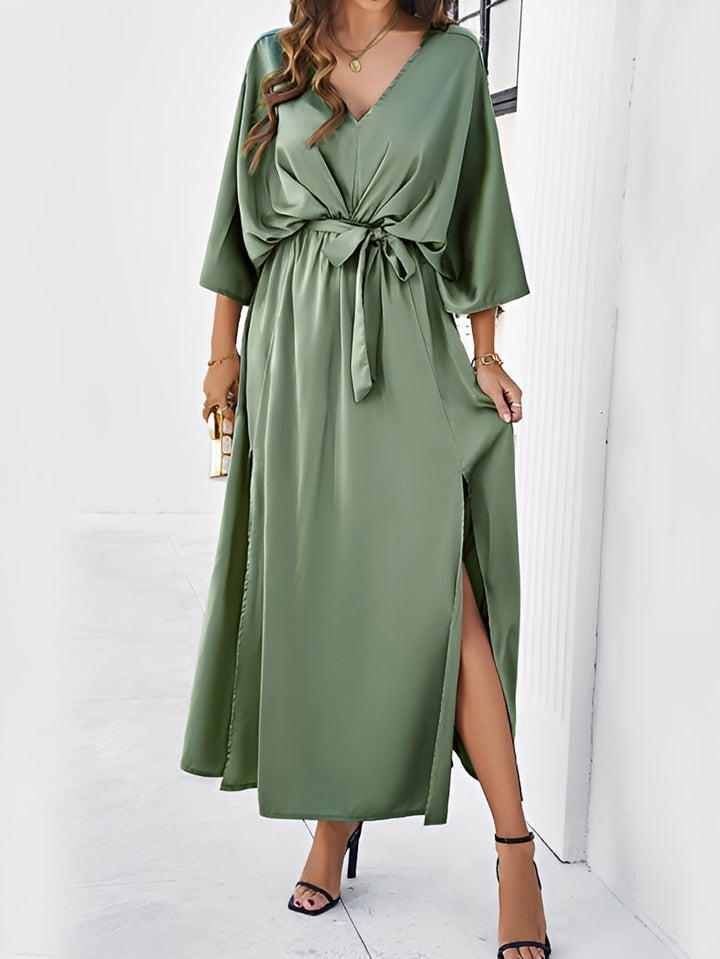 Herbstliches, elegantes, fließendes Damen Maxikleid mit langen Ärmeln; ideal als Abend- oder Partykleid.
