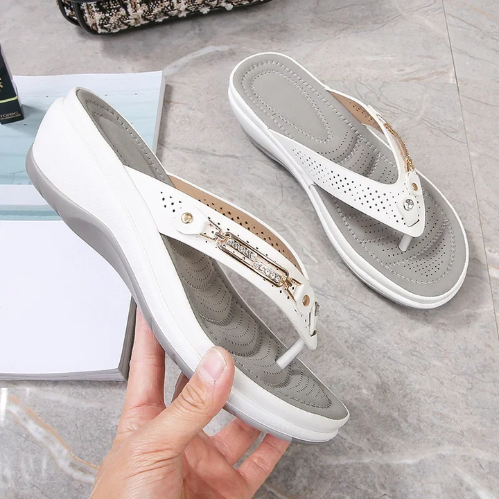 Elegante Damen Sandalen, gepolstert für Komfort, vielseitig als Alltagsschuh und Sommerschuh. Ideal zum Shopping.