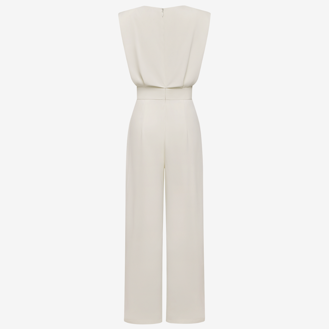 Zeitlos eleganter Damen Overall mit Gürtel, perfekt für stilvolle Auftritte bei besonderen Anlässen.