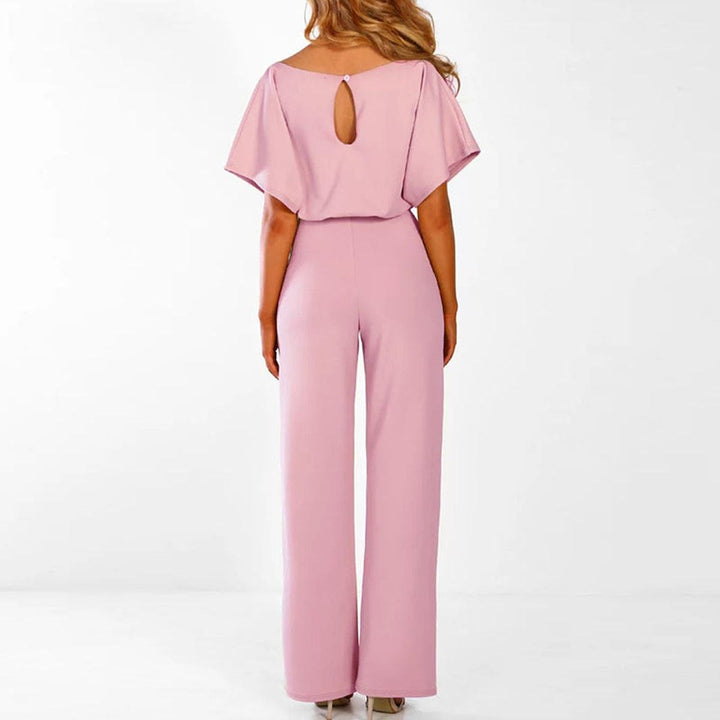 Detail des Taillengürtels am Damen Jumpsuit Clara. Eleganter und bequemer Sommer-Einteiler, perfekt für stilvolle Looks.