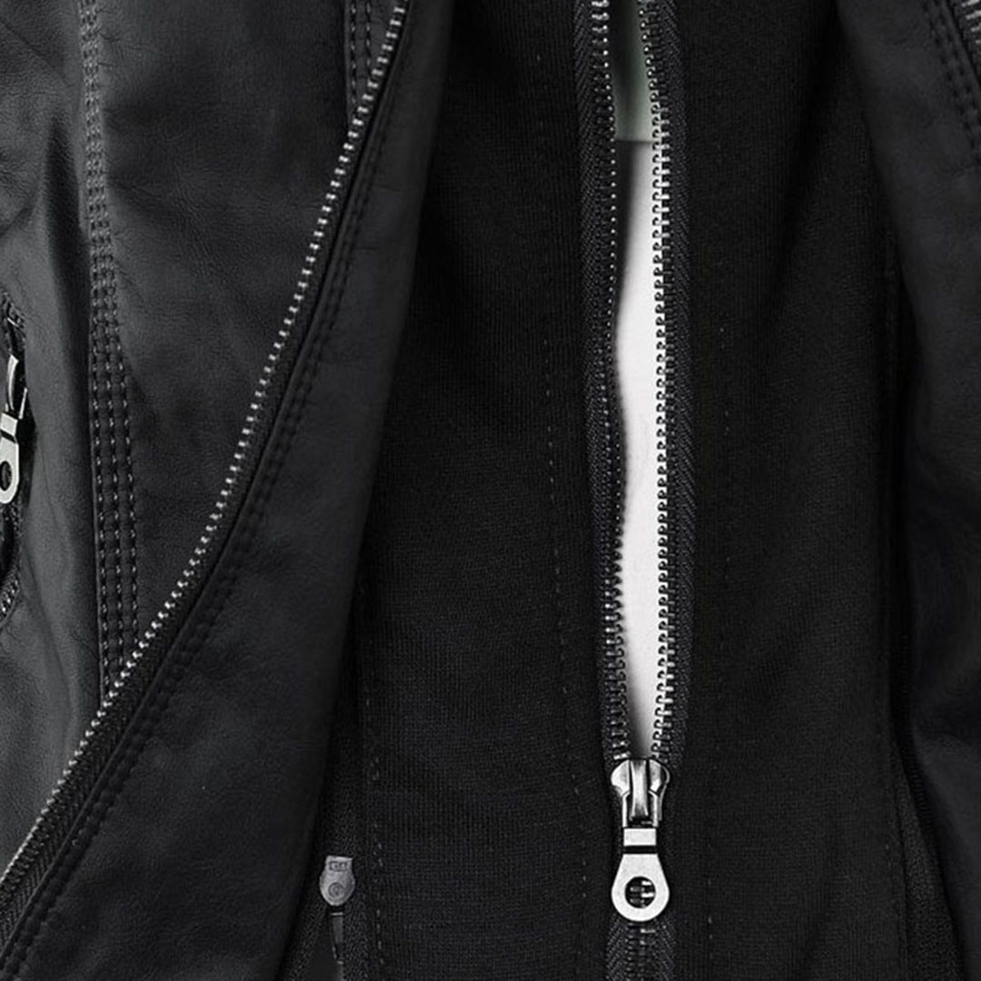 Stilvolle Damen-Übergangsjacke, kurz geschnitten. Für elegante und bequeme Herbst-Outfits.