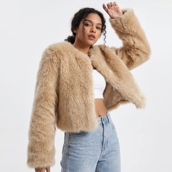 Elegante kurze Damen Herbstjacke, detailreich und stilvoll. Perfekte Oberbekleidung für vielseitige Looks.
