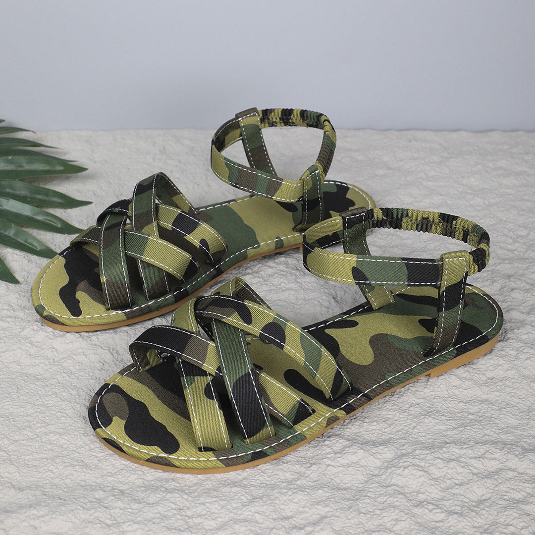 Stilvolle Damen Sandalen, flach, leicht, mit individuell anpassbaren Riemen für sommerliche Tage.