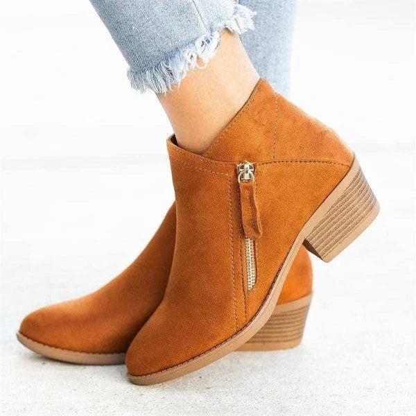 Schwarze elegante Damen Stiefeletten, vielseitige Alltagsschuhe. Klassische Damenschuhe mit Komfort für Herbst.