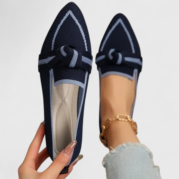 Moderne Damen Slipper in Spitzform. Komfortable Freizeitschuhe und elegante Damenschuhe. Perfekt für den Sommer.